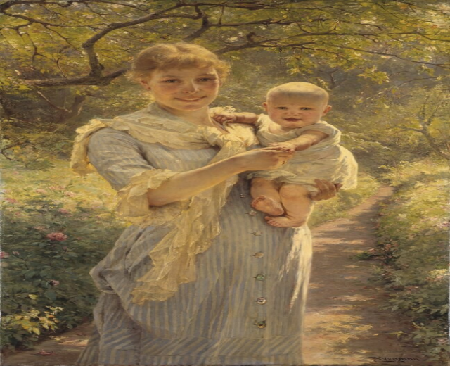 Eine Frau, die lacht, während sie ein Baby hält, umgeben von grünen Pflanzen und bunten Blumen.