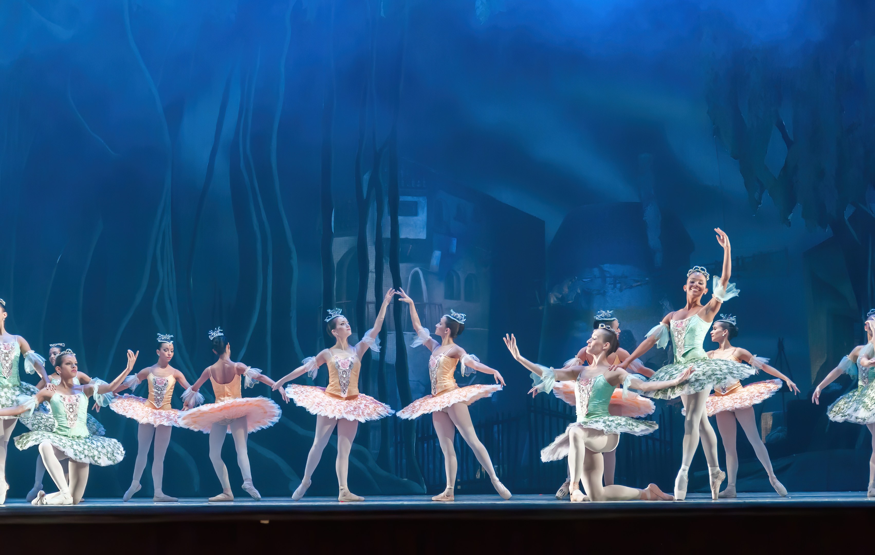 "Theater of Estrada Song" des Zentrums für Ästhetische Erziehung von Kindern der Nizhny Novgorod-Region wird vor der Vorstellung von "Nussknacker" im Nizhny Novgorod TYUZ am 1. Juni auftreten"